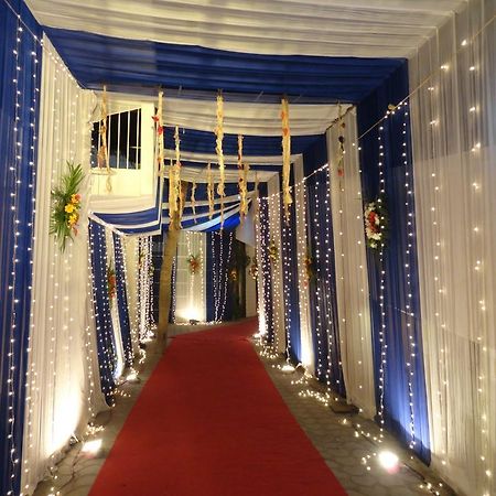 Gulmor Hotel Ludhiana Exterior foto
