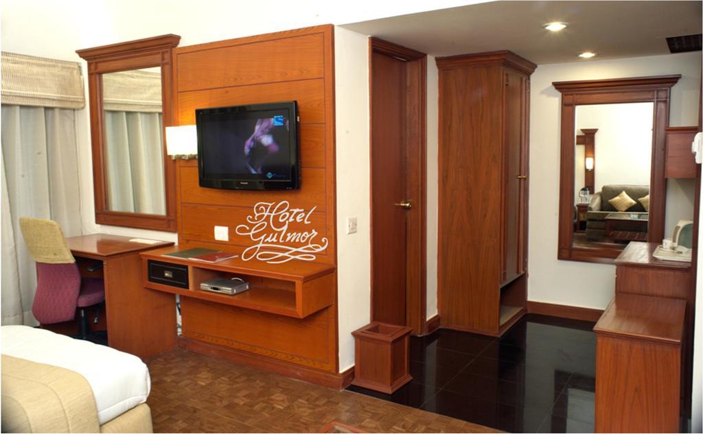 Gulmor Hotel Ludhiana Habitación foto